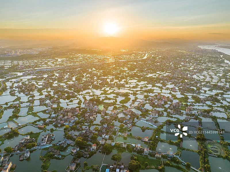 广东省江门鹤山市古劳水乡、桑基鱼塘、夕阳映照水乡、美丽乡村图片素材