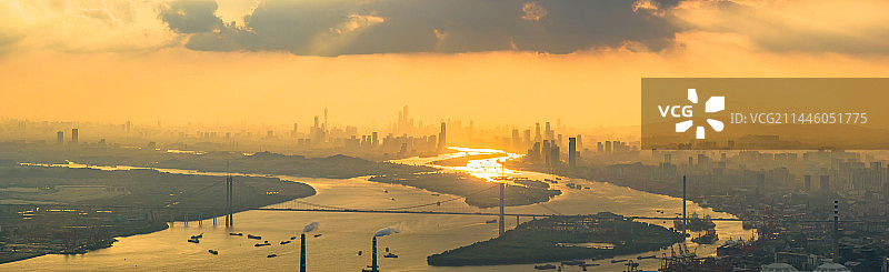 中国广东省广州市城区建筑群图片素材