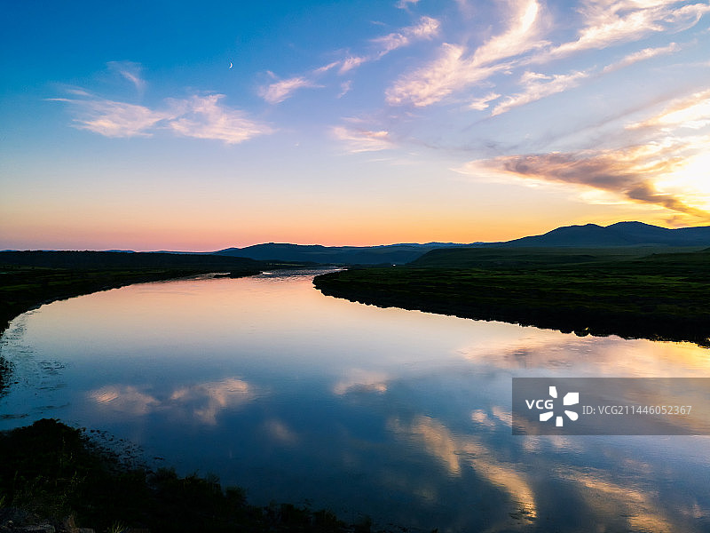 额尔古纳河日落的美景图片素材