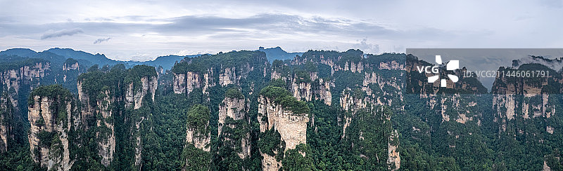 航拍张家界武陵源国家森林公园雨后仙境雾气图片素材