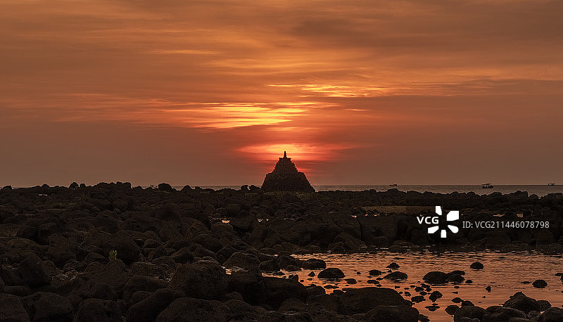 海湾灯塔航拍图片素材
