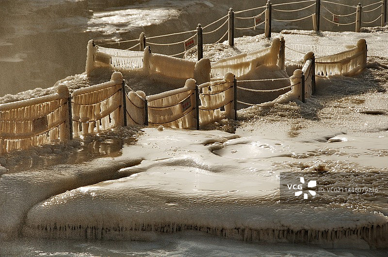 山西省临汾市吉县壶口瀑布的冬天图片素材