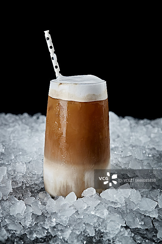 美式雪顶奶油冰咖啡图片素材
