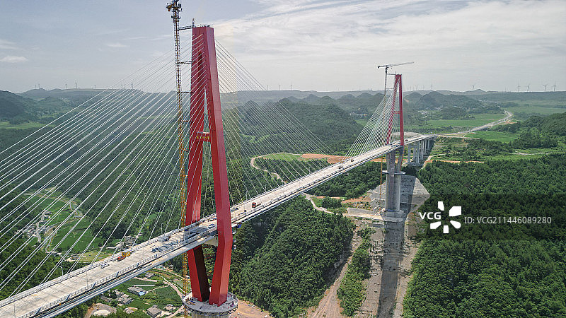 贵州贵阳龙里朵花在建中的龙里河大桥图片素材
