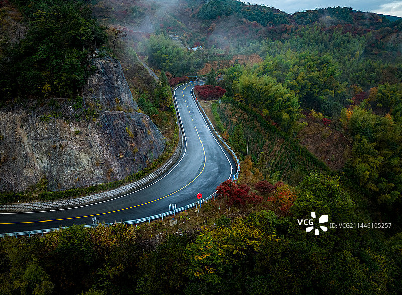 宁波余姚四明山云海航拍图片素材