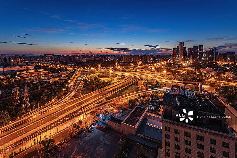 北京丽泽桥凌晨图片素材