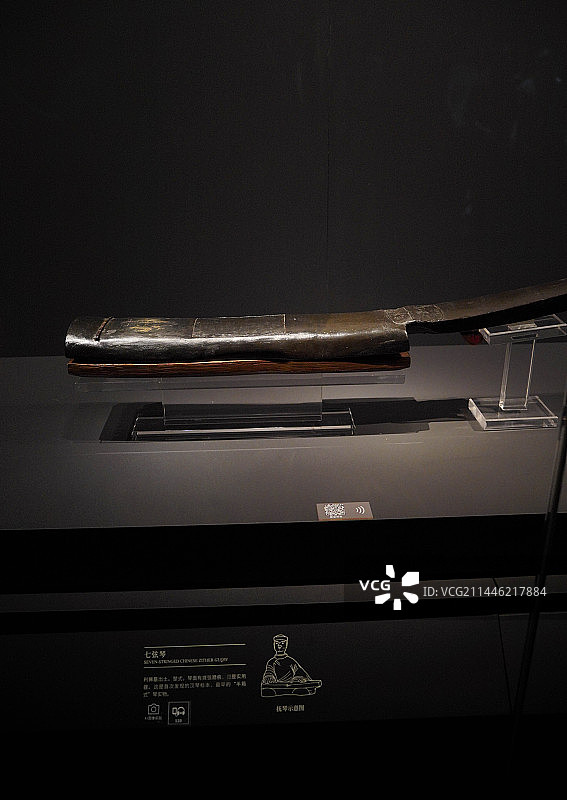 湖南省博物馆藏马王堆汉墓利豨墓出土木七弦琴图片素材