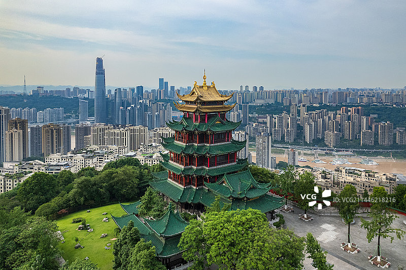重庆鸿恩寺森林公园与城市现代建筑风光图片素材