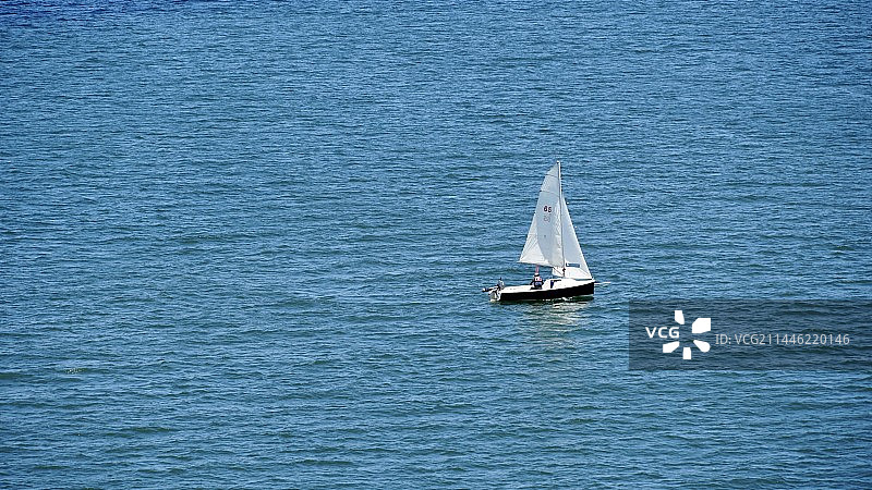 孤帆远影碧空净图片素材