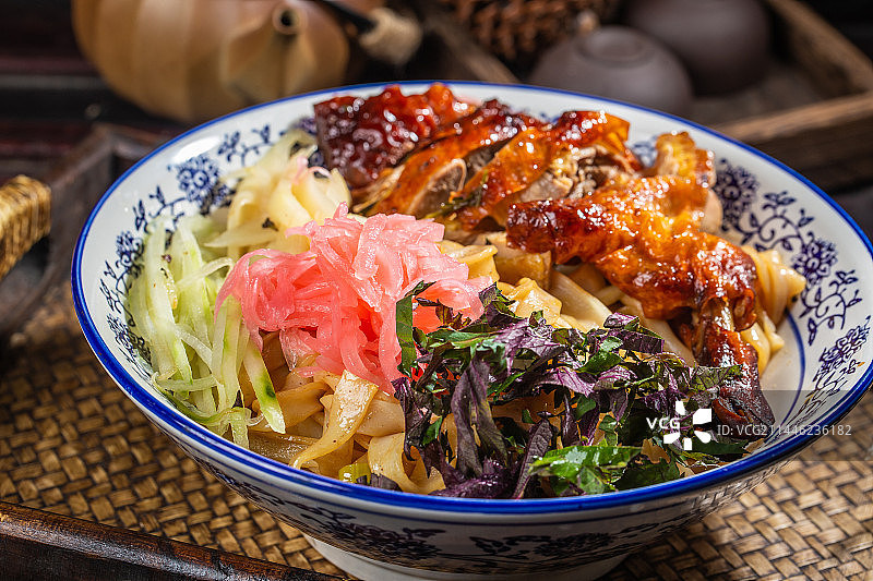 烧鸭粉干捞图片素材