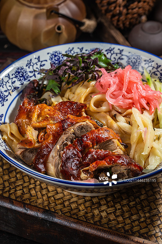 烧鸭粉干捞图片素材