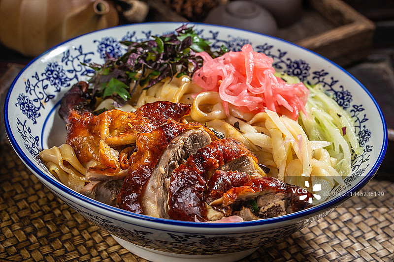 烧鸭粉干捞图片素材