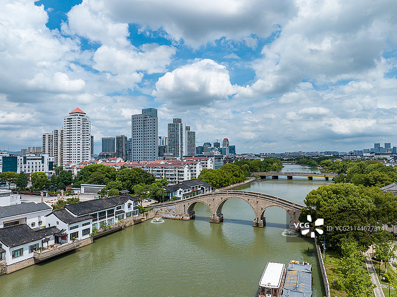 苏州水晶天里的胥门，盘门，护城河图片素材