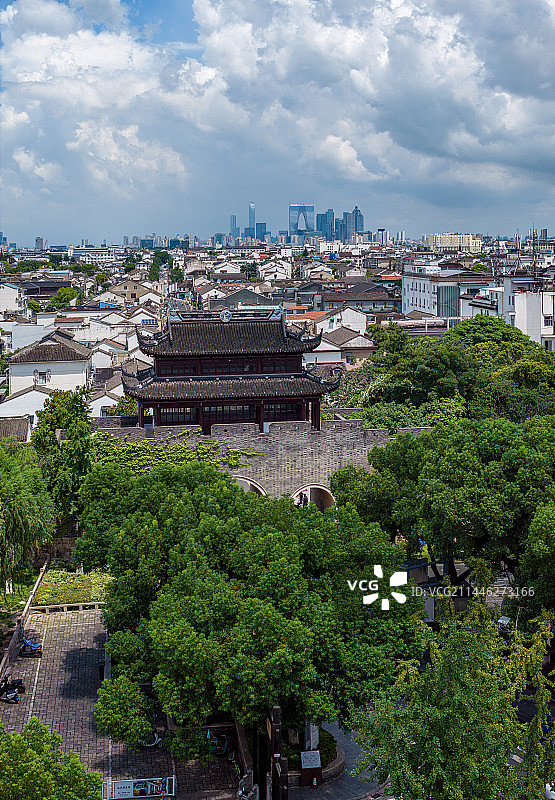 苏州水晶天里的阊门，山塘街与护城河图片素材