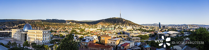 朝阳下的第比利斯图片素材