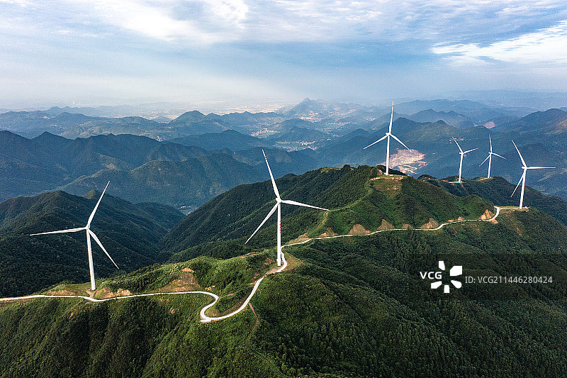 航拍湖南长沙宁乡古山峰风电场风景图片素材