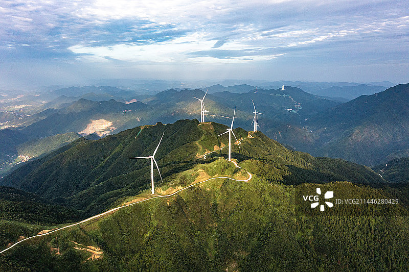 航拍湖南长沙宁乡古山峰风电场风景图片素材