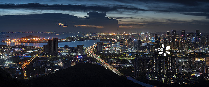 中国广东深圳前海湾日落都市风光图片素材