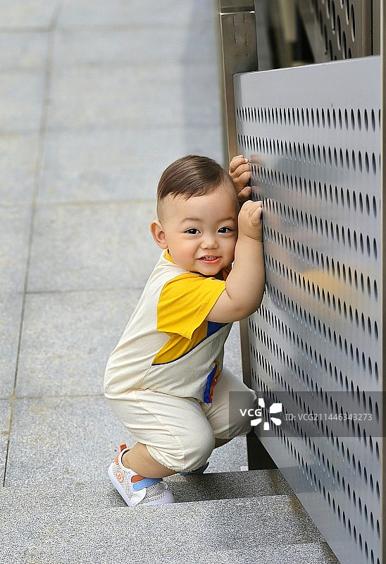 顽皮萌娃图片素材