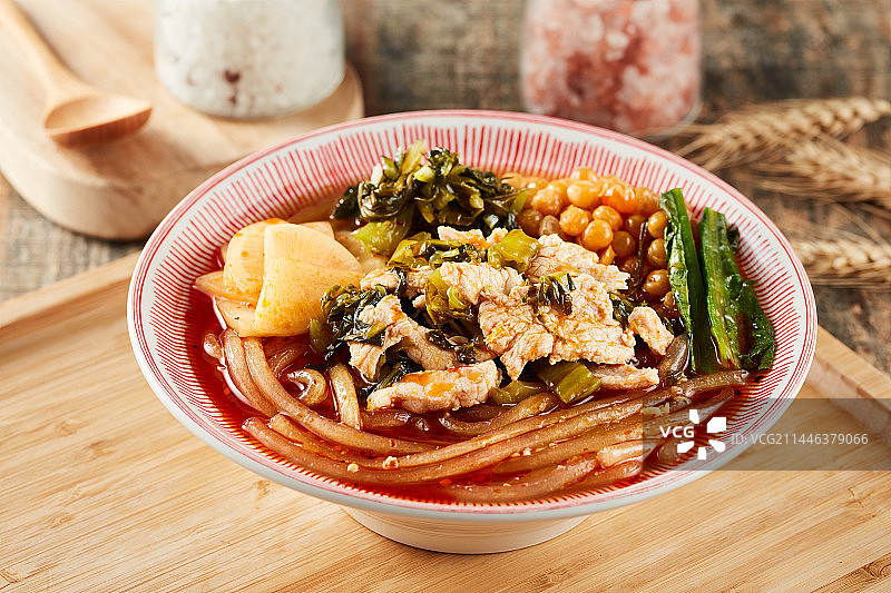 酸菜瘦肉红薯粉图片素材