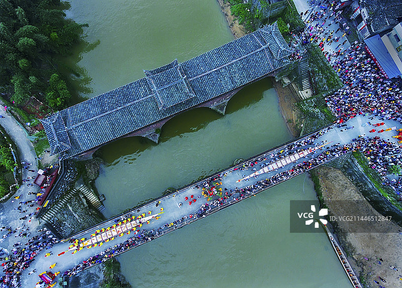 龙舟巡游图片素材