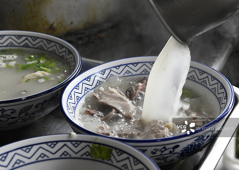 山东枣庄特色美食羊肉汤图片素材