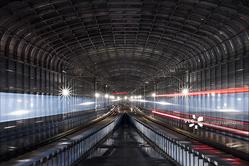 露天地铁棚图片素材