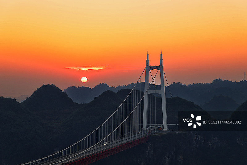 绝美日落的矮寨大桥图片素材