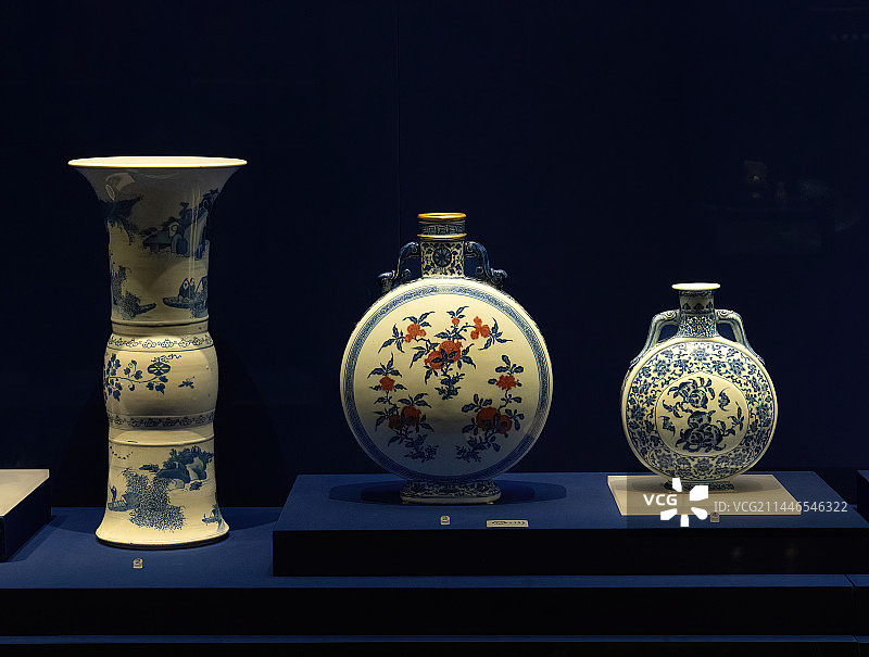 中国清代青花瓷器，宝月瓶，图片素材