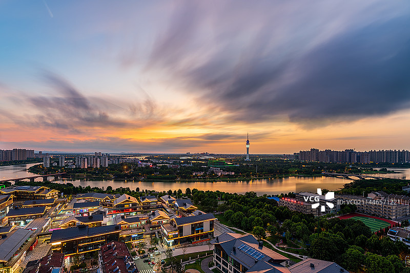 安徽六安月亮岛傍晚~暮色降临图片素材