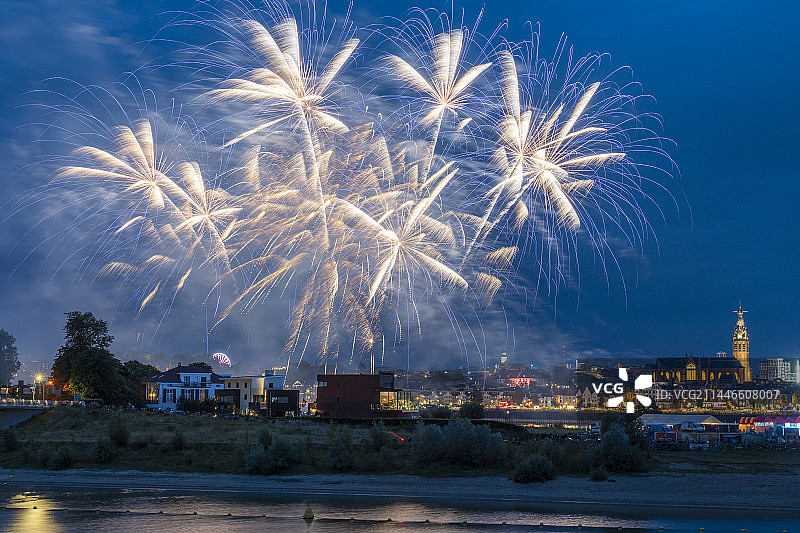 奈梅亨｜一年一度行军节开幕烟花图片素材