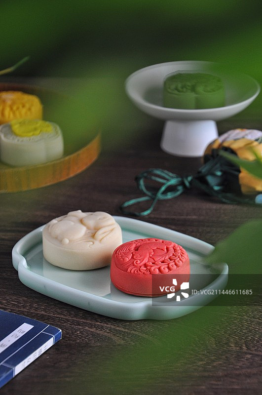 月饼色彩点心中秋静物食品特写图片素材
