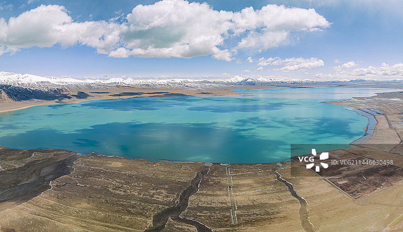 航拍西藏阿里龙木措盐湖图片素材