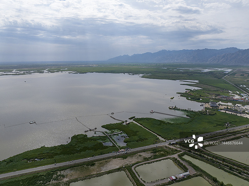 阴山脚下哈素海图片素材