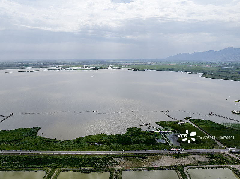 阴山脚下哈素海图片素材