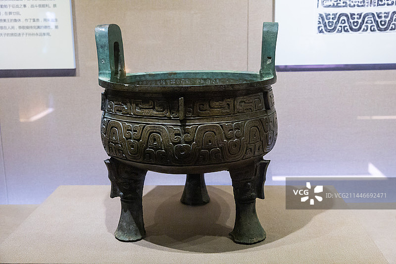 宝鸡青铜器博物院西周四十三年逨鼎图片素材