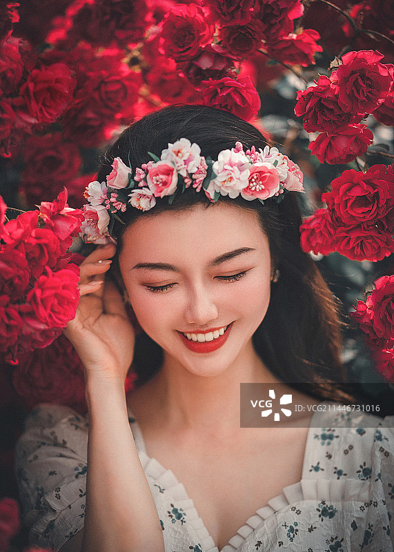 女人与花图片素材