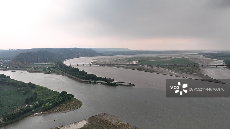 河南省巩义市伊洛河与黄河汇流处图片素材