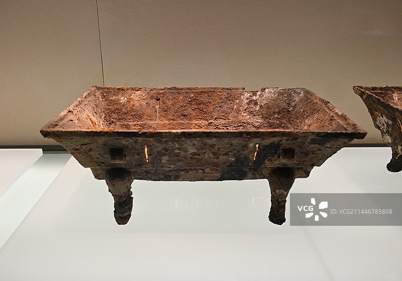 河北博物院馆藏满城汉墓铁暖炉图片素材