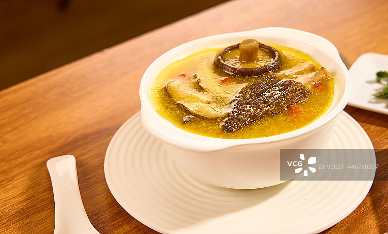 香菇 羊肚菌 鸡汤 菜品图片素材