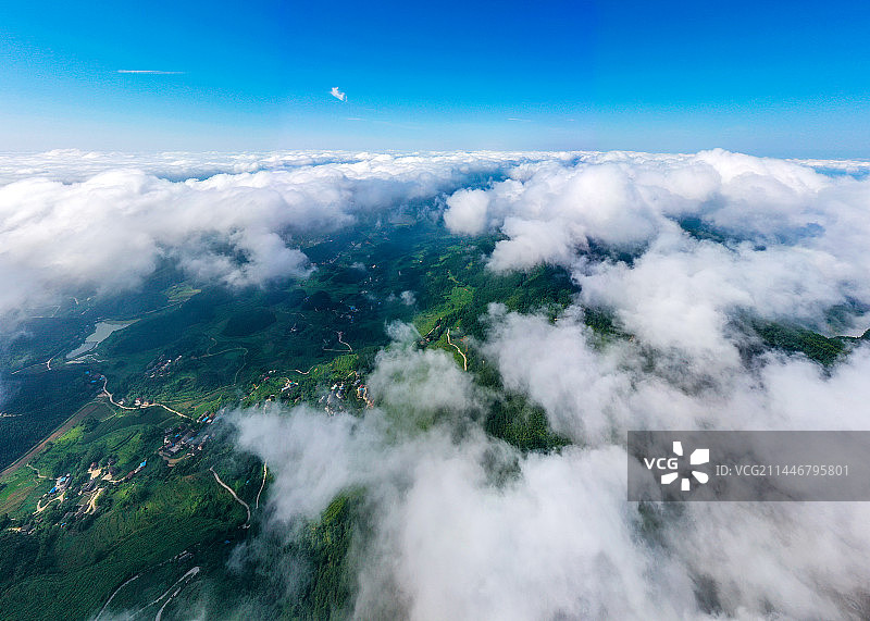 明月山云雾图片素材