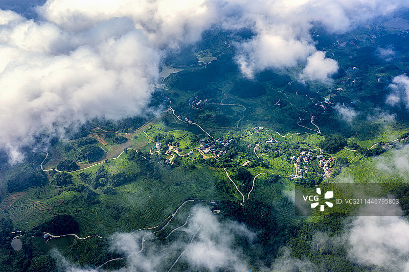 明月山云雾图片素材
