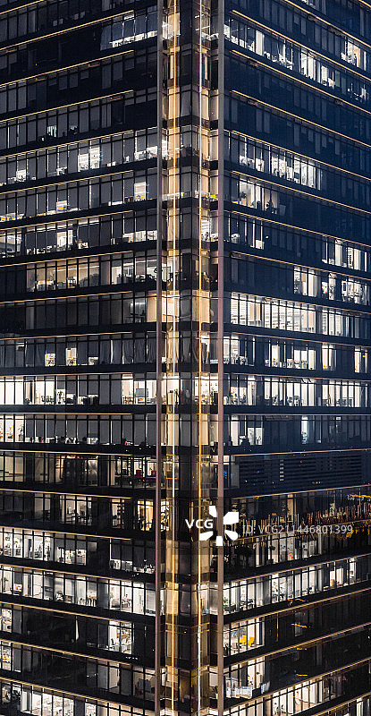 杭州EFC写字楼夜晚内透图片素材