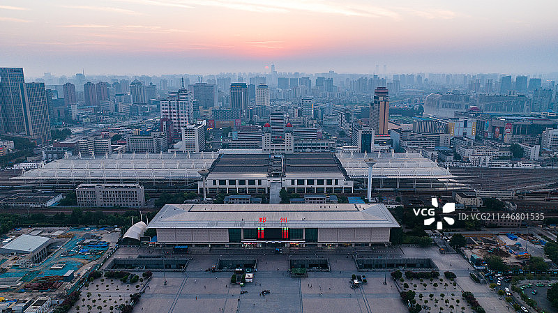 郑州市郑州火车站西广场图片素材