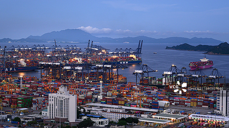 广东省深圳市盐田区盐田港国际集装箱码头图片素材