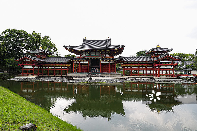 日本京都宇治平等院凤翔馆建筑风光图片素材