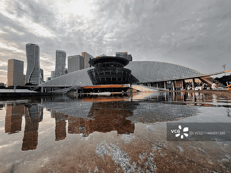 日月同辉图片素材