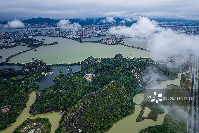 肇庆雨后云雾七星岩航拍图片素材