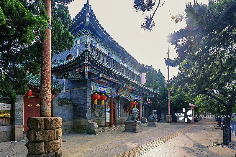 晨光中的天后宫+青岛市民俗博物馆（青岛）图片素材