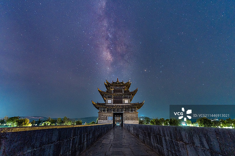 云南建水双龙桥图片素材